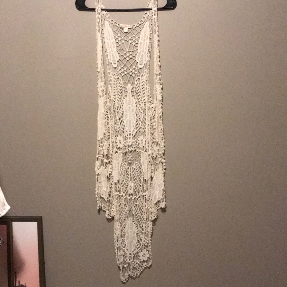 ITS OUR TIME KNIT FLOWER PATTERN VEST